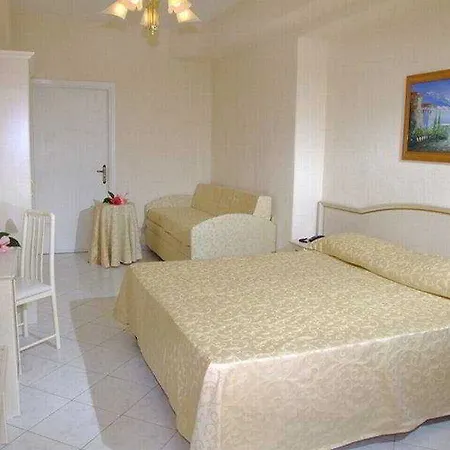 Hotell Baia Verde 3*