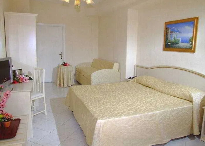 Отель Baia Verde 3*